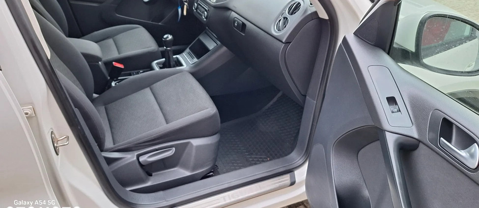 Volkswagen Tiguan cena 44999 przebieg: 180000, rok produkcji 2011 z Jawor małe 704